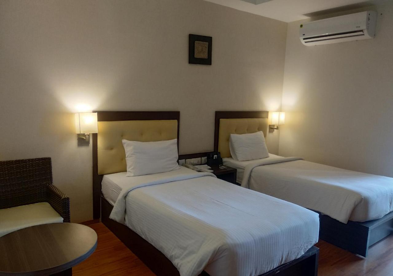 Grand Arcadia Hotel Tiruchirappalli Buitenkant foto