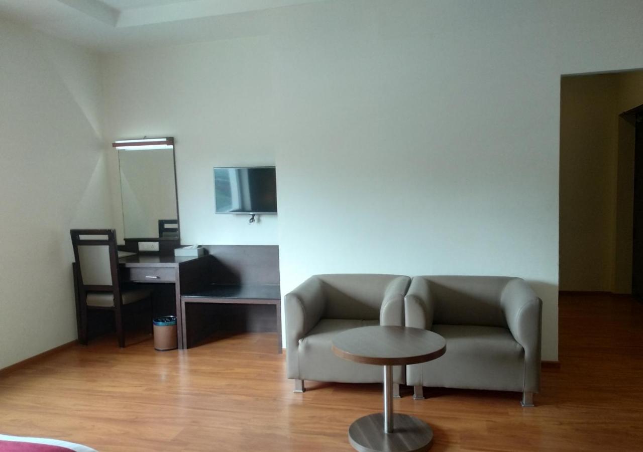 Grand Arcadia Hotel Tiruchirappalli Buitenkant foto