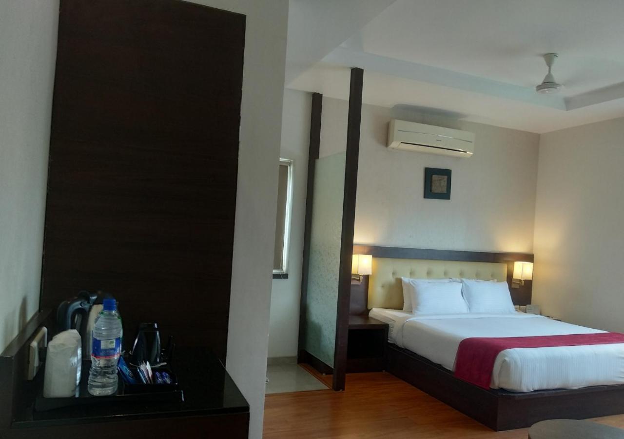 Grand Arcadia Hotel Tiruchirappalli Buitenkant foto