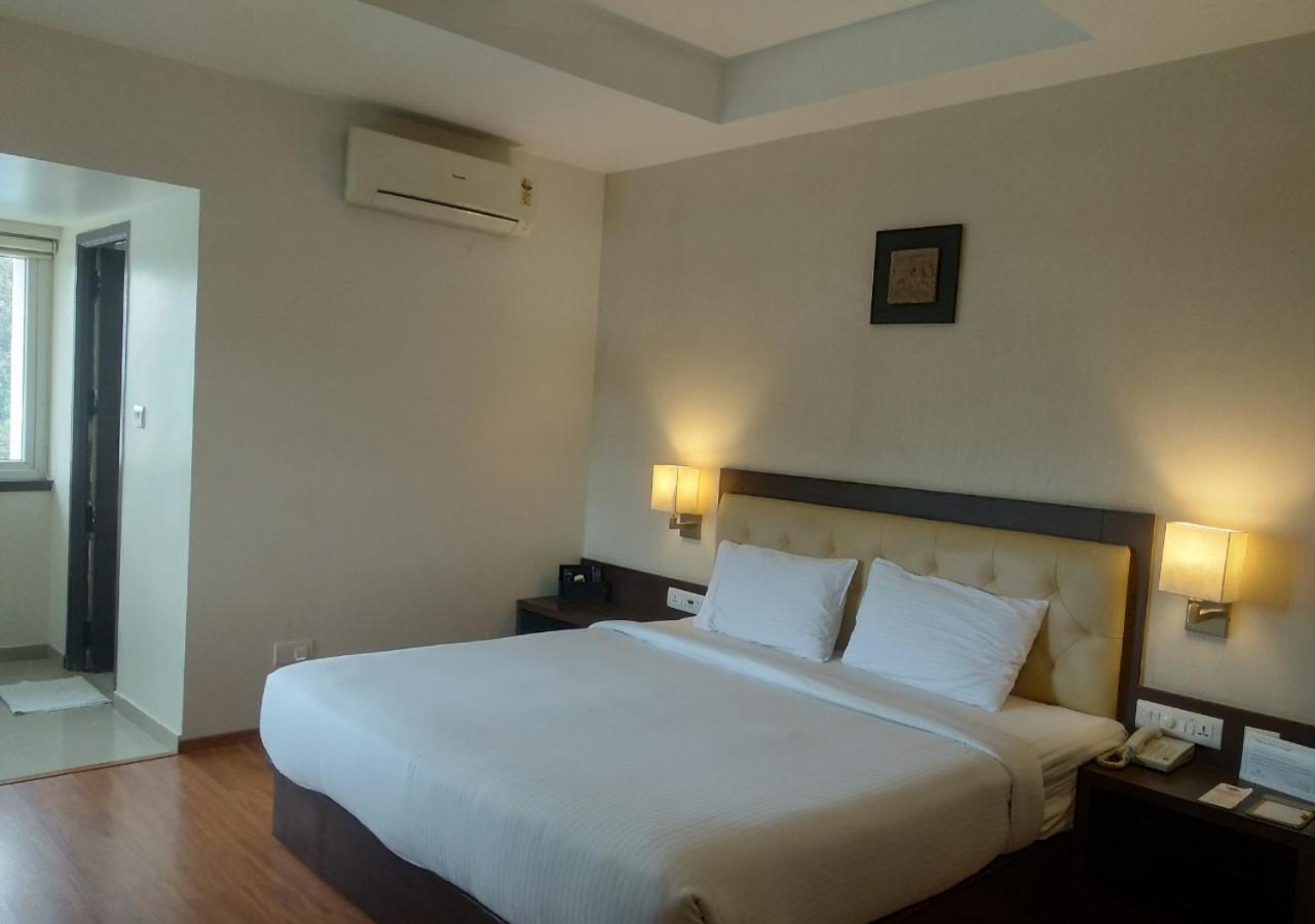 Grand Arcadia Hotel Tiruchirappalli Buitenkant foto