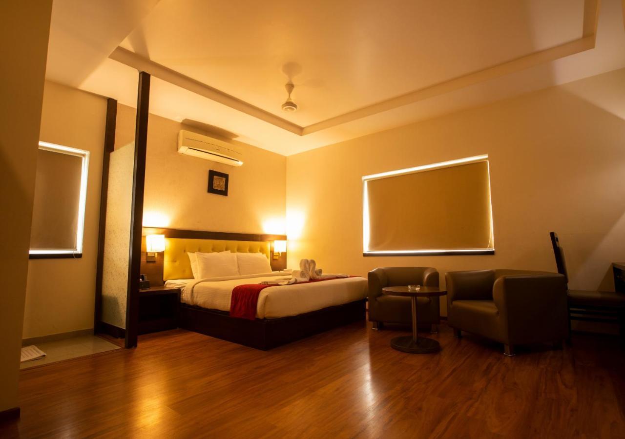 Grand Arcadia Hotel Tiruchirappalli Buitenkant foto