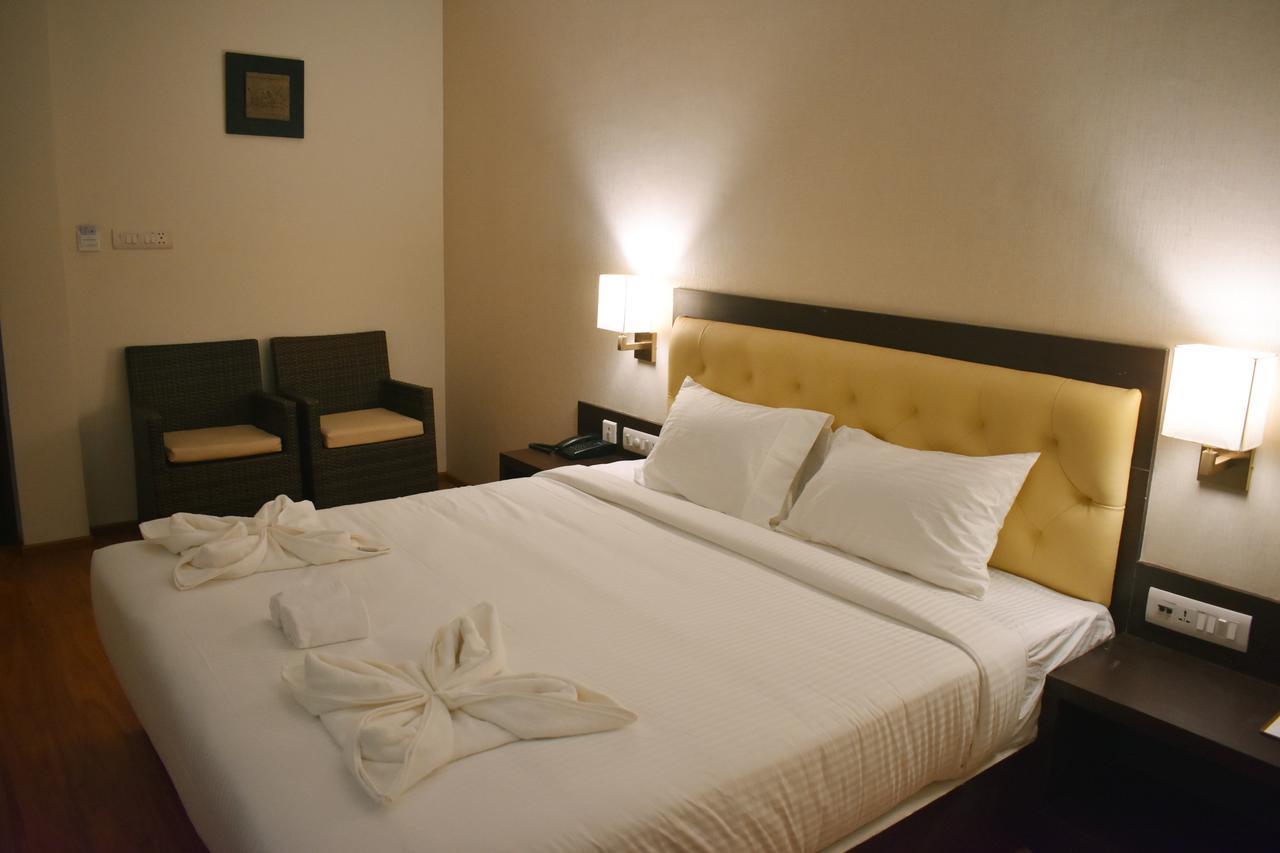 Grand Arcadia Hotel Tiruchirappalli Buitenkant foto