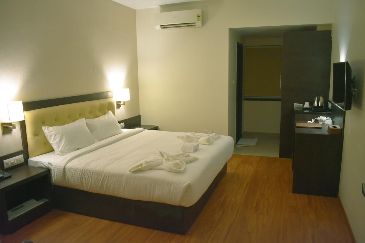 Grand Arcadia Hotel Tiruchirappalli Buitenkant foto