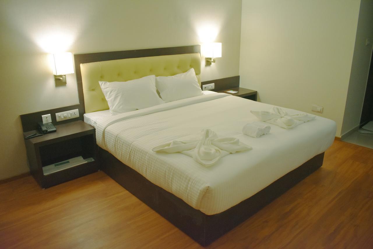 Grand Arcadia Hotel Tiruchirappalli Buitenkant foto